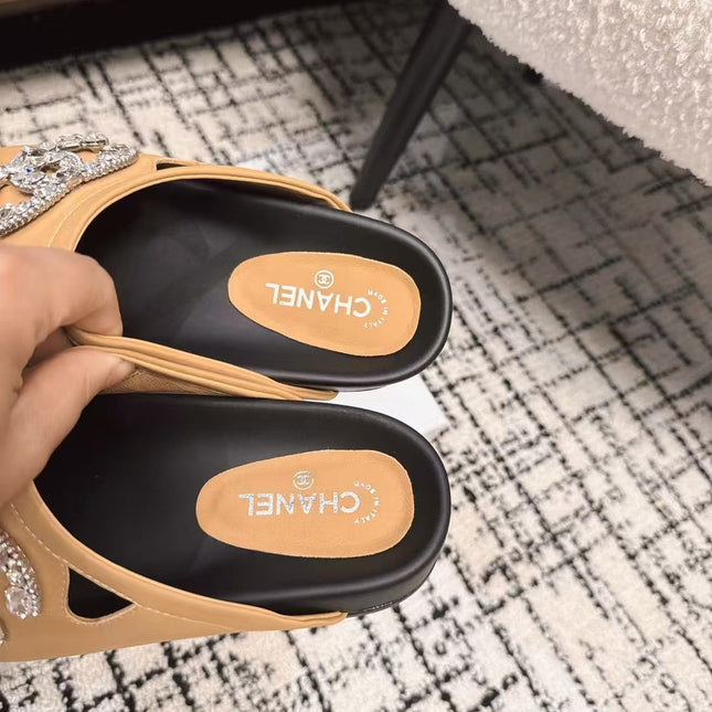 FLAT MULE IN SEPIA BEIGE CALFSKIN