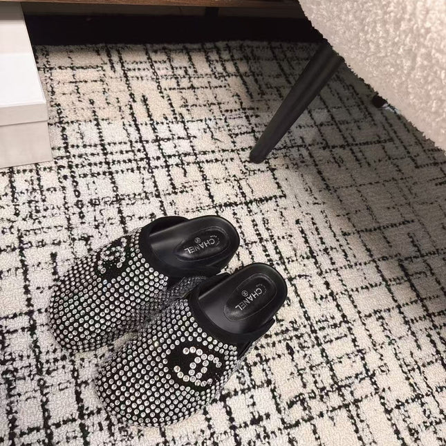 FLAT MULE IN  BLACK SUEDE WITH CRYSTALS