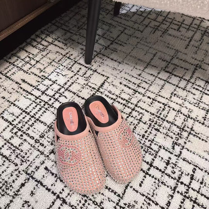 FLAT MULE IN LIGHT PINK SUEDE WITH CRYSTALS