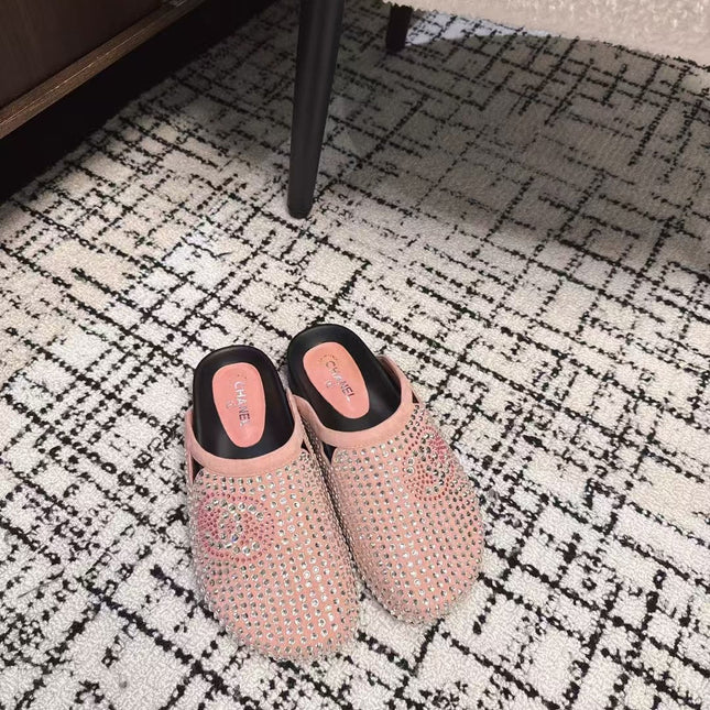 FLAT MULE IN LIGHT PINK SUEDE WITH CRYSTALS