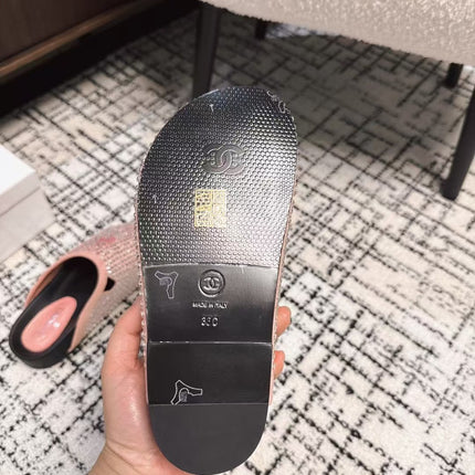 FLAT MULE IN LIGHT PINK SUEDE WITH CRYSTALS