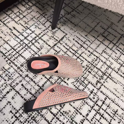 FLAT MULE IN LIGHT PINK SUEDE WITH CRYSTALS