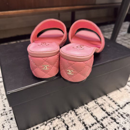 MID HEEL MULES IN BRIGHT PINK SHEEPSKIN