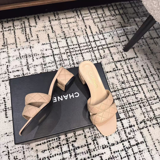 MID HEEL MULES IN MACAROON BEIGE SHEEPSKIN