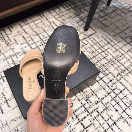 MID HEEL MULES IN MACAROON BEIGE SHEEPSKIN