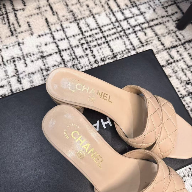 MID HEEL MULES IN MACAROON BEIGE SHEEPSKIN