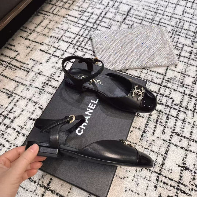 FLAT SLINGBACKS IN BLACK CALFSKIN