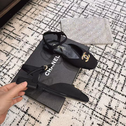 FLAT SLINGBACKS IN BLACK FABRIC