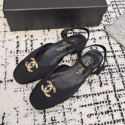 FLAT SLINGBACKS IN BLACK FABRIC