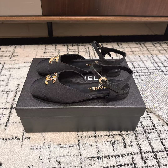 FLAT SLINGBACKS IN BLACK FABRIC