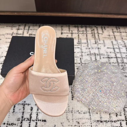 SLIPPERS IN LIGHT PINK SATIN MIX CALFSKIN