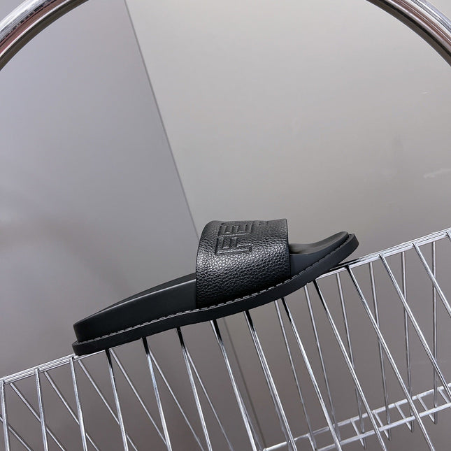 FENDI ROMA SLIDES IN BLACK LAMBSKIN LEATHER