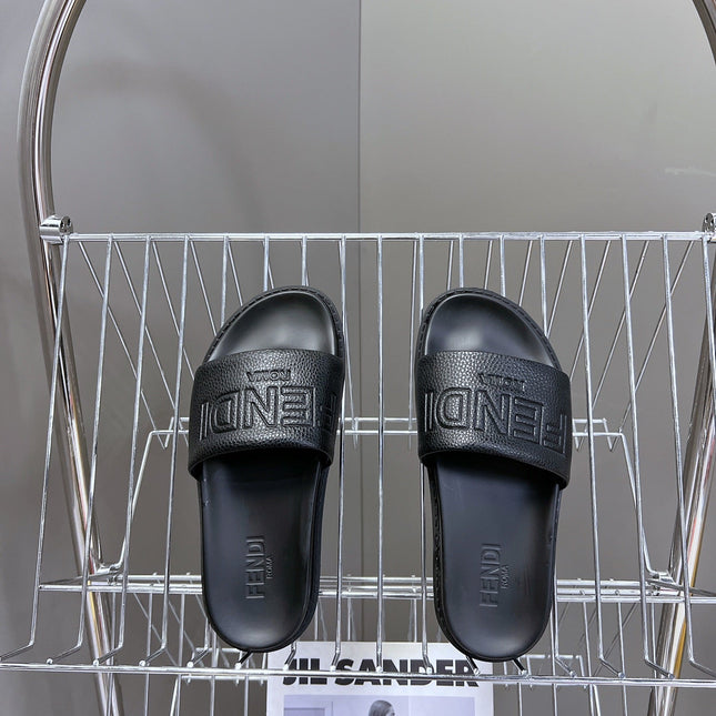 FENDI ROMA SLIDES IN BLACK LAMBSKIN LEATHER