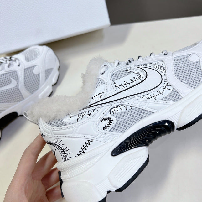 DIOR CHRONO SNEAKER 25S IN WHITE LAMBSKIN AND MESH FABRIC STYLE 2