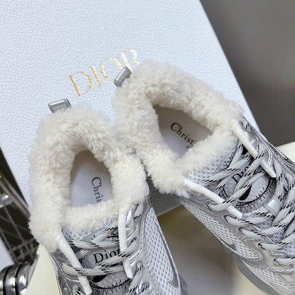 DIOR CHRONO SNEAKER 25S IN SILVER LAMBSKIN AND MESH FABRIC STYLE 1
