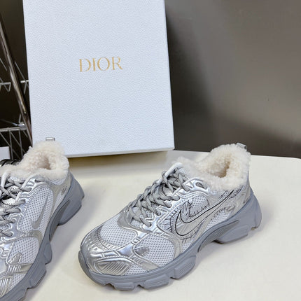 DIOR CHRONO SNEAKER 25S IN SILVER LAMBSKIN AND MESH FABRIC STYLE 1