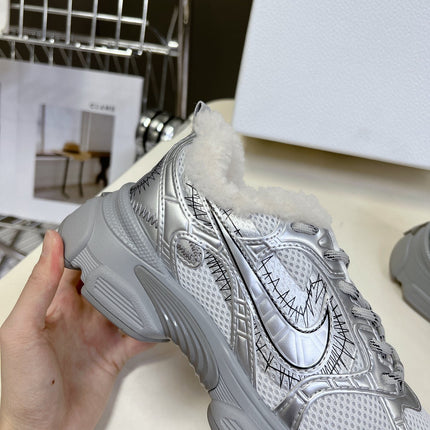 DIOR CHRONO SNEAKER 25S IN SILVER LAMBSKIN AND MESH FABRIC STYLE 1