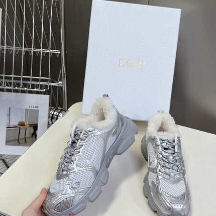 DIOR CHRONO SNEAKER 25S IN SILVER LAMBSKIN AND MESH FABRIC STYLE 1