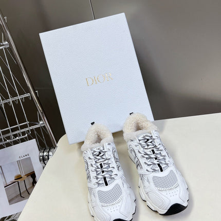 DIOR CHRONO SNEAKER 25S IN WHITE LAMBSKIN AND MESH FABRIC