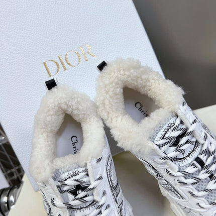 DIOR CHRONO SNEAKER 25S IN WHITE LAMBSKIN AND MESH FABRIC