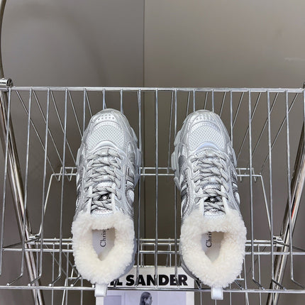 DIOR CHRONO SNEAKER 25S IN SILVER LAMBSKIN AND MESH FABRIC