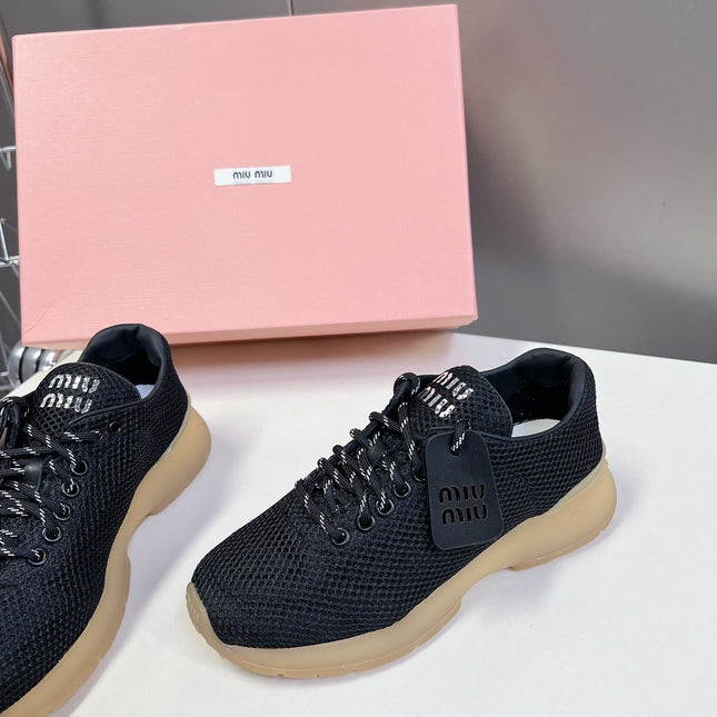BASIC SNEAKERS IN BLACK MESH