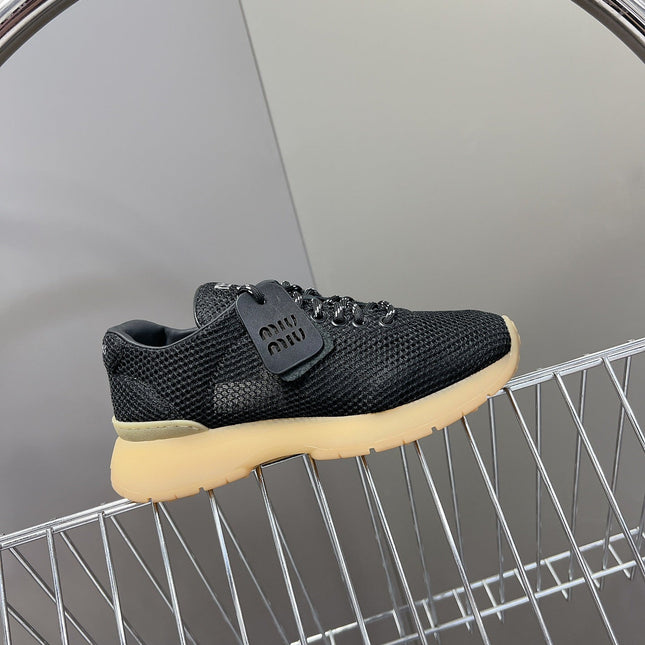 BASIC SNEAKERS IN BLACK MESH