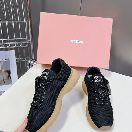 BASIC SNEAKERS IN BLACK MESH