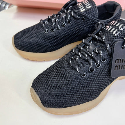 BASIC SNEAKERS IN BLACK MESH