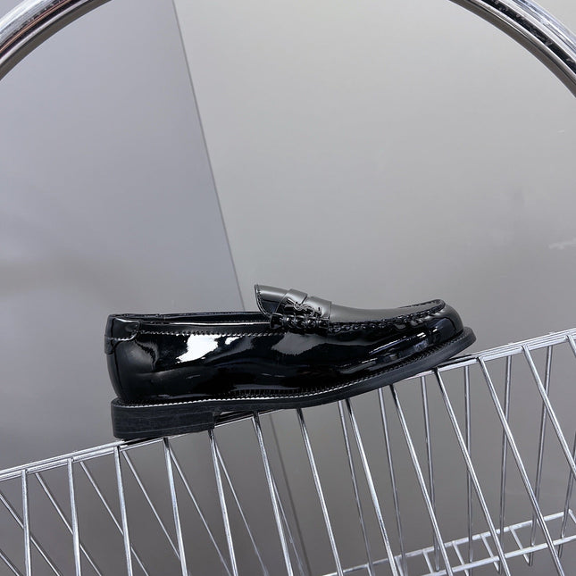 YSL 25S SAINT LAURENT LOAFERS IN BLACK PATENT CALFSKIN