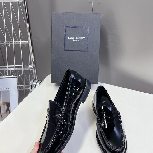 YSL 25S SAINT LAURENT LOAFERS IN BLACK PATENT CALFSKIN
