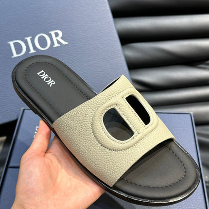 CD D-CLUB SLIDE SLIPPER LIGHT IVORY GRAINED CALFSKIN