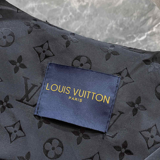 LV BLACK MONOGRAM JACKET 239559