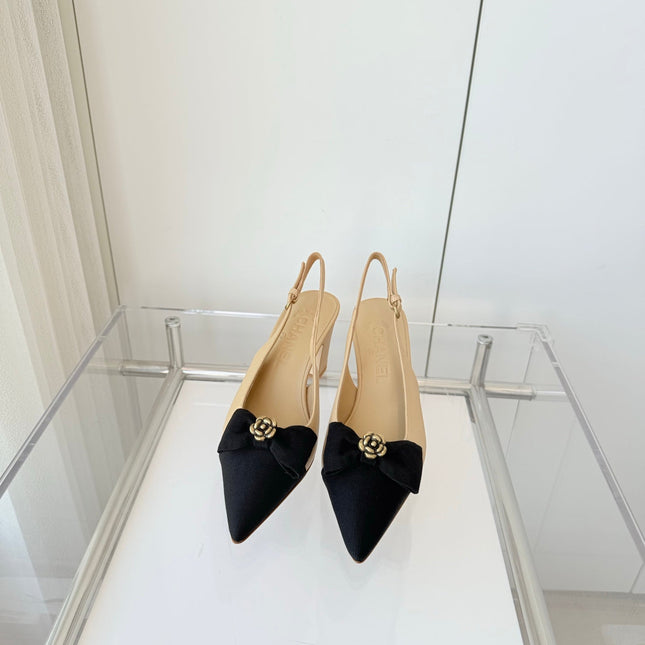 SLINGBACKS 65 MM IN BEIGE CALFSKIN AND BLACK CANVAS