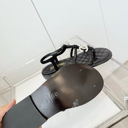 FLAT SANDALS IN BLACK SOFT LEATHER