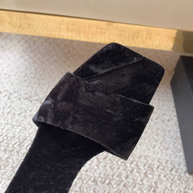 HIGH HEEL SLIDES IN BLACK VELVET