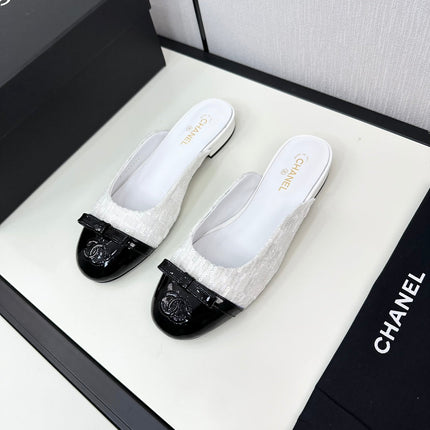 BOW MULE IN WHITE FABRIC AND BLACK CALFSKIN