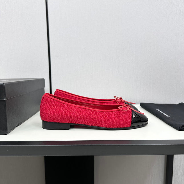 BALLET FLATS IN RUBY RED TWEED AND BLACK CALFSKIN