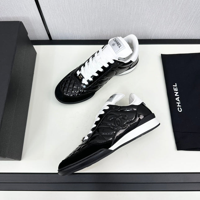 SPORTS SHOES IN GLOSSY BLACK CALFSKIN