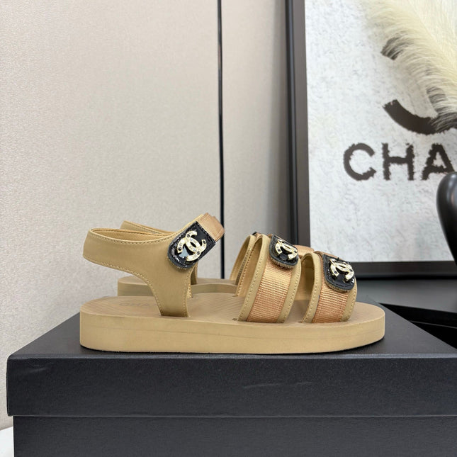 CC SANDAL 25S IN BEIGE FABRIC WITH BLACK HARDWARE