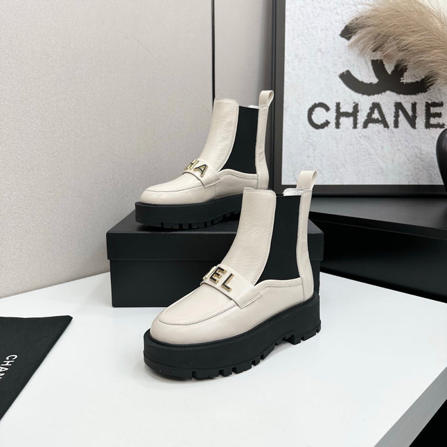 CHANEL 25S SHORT BOOTS IN WHITE CALFSKIN AND CANVAS