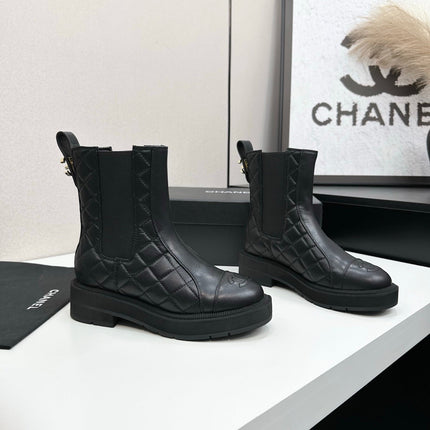 CHANEL 25S ELASTIC CHELSEA BOOTS IN BLACK CALFSKIN