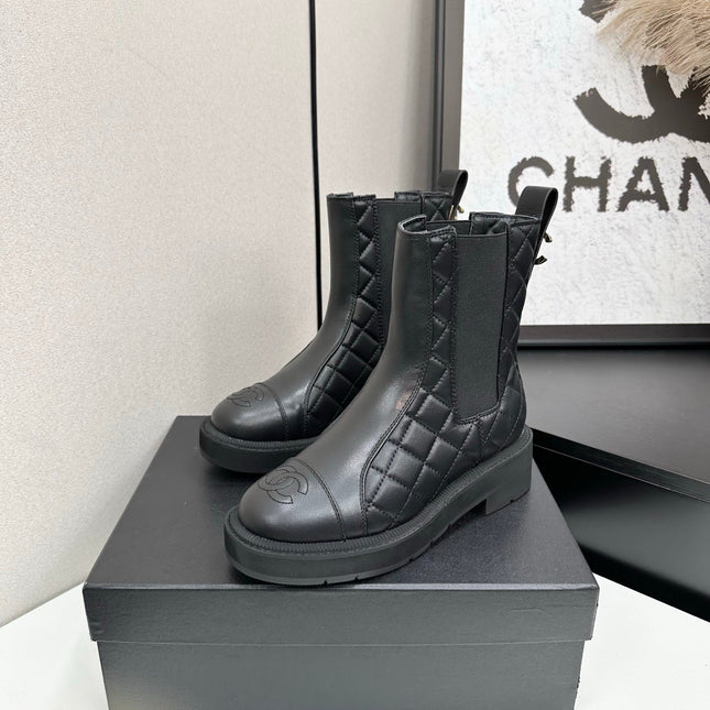 CHANEL 25S ELASTIC CHELSEA BOOTS IN BLACK CALFSKIN