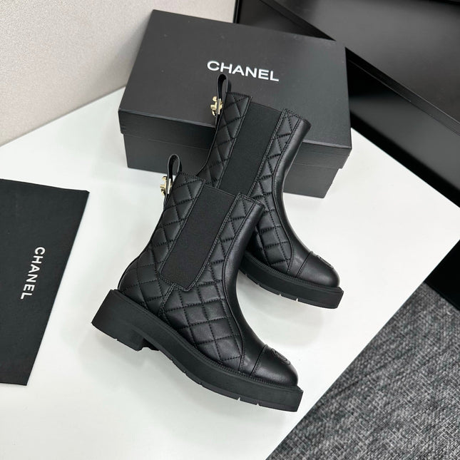 CHANEL 25S ELASTIC CHELSEA BOOTS IN BLACK CALFSKIN