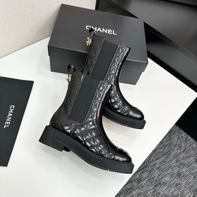 CHANEL 25S ELASTIC CHELSEA BOOTS IN BLACK GLOSSY CALFSKIN