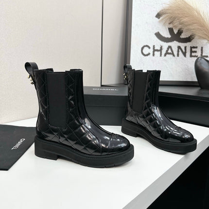 CHANEL 25S ELASTIC CHELSEA BOOTS IN BLACK GLOSSY CALFSKIN