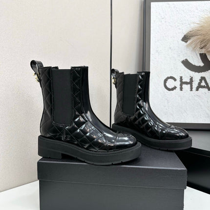 CHANEL 25S ELASTIC CHELSEA BOOTS IN BLACK GLOSSY CALFSKIN