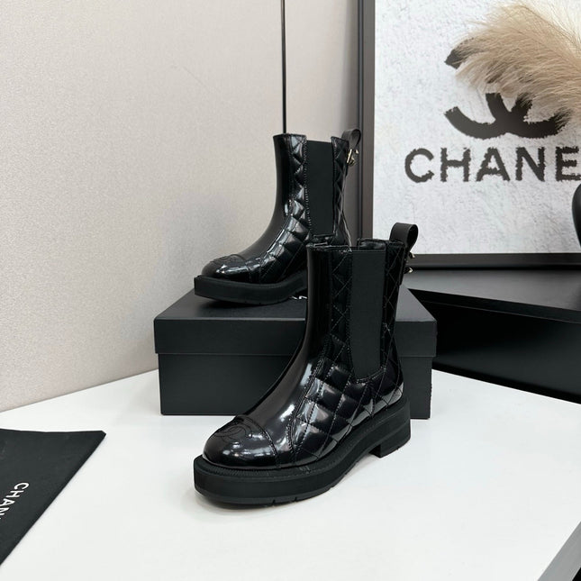 CHANEL 25S ELASTIC CHELSEA BOOTS IN BLACK GLOSSY CALFSKIN