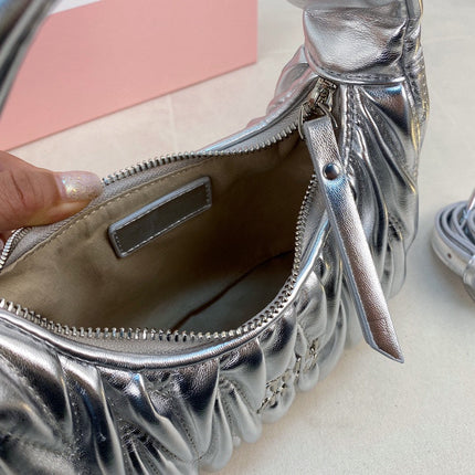 WANDER 22 BAG IN SILVER LAMBSKIN
