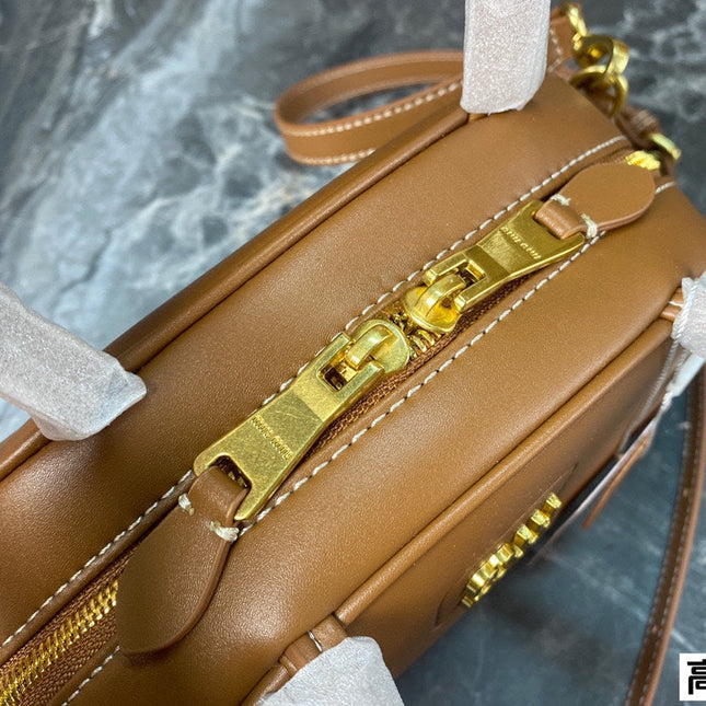 HALF - MOON BAG 23 IN CARAMEL BROWN CALFSKIN